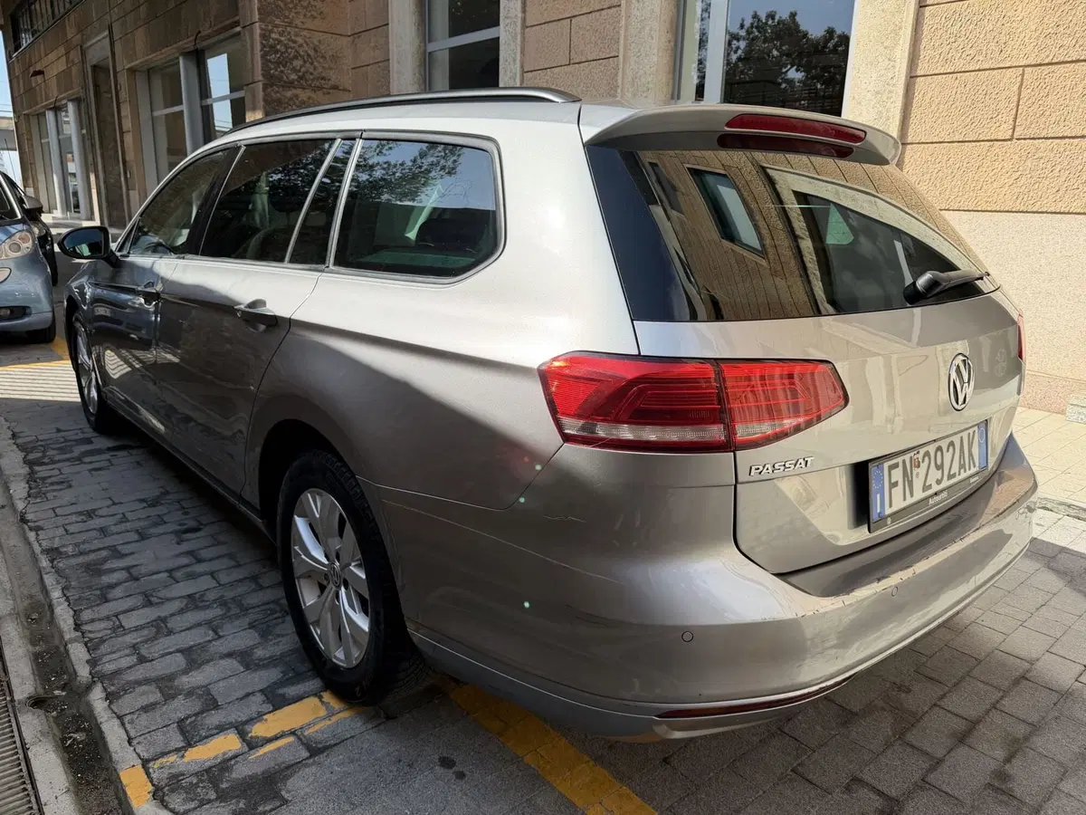 Volkswagen Passat Variant usata a Genova (2)