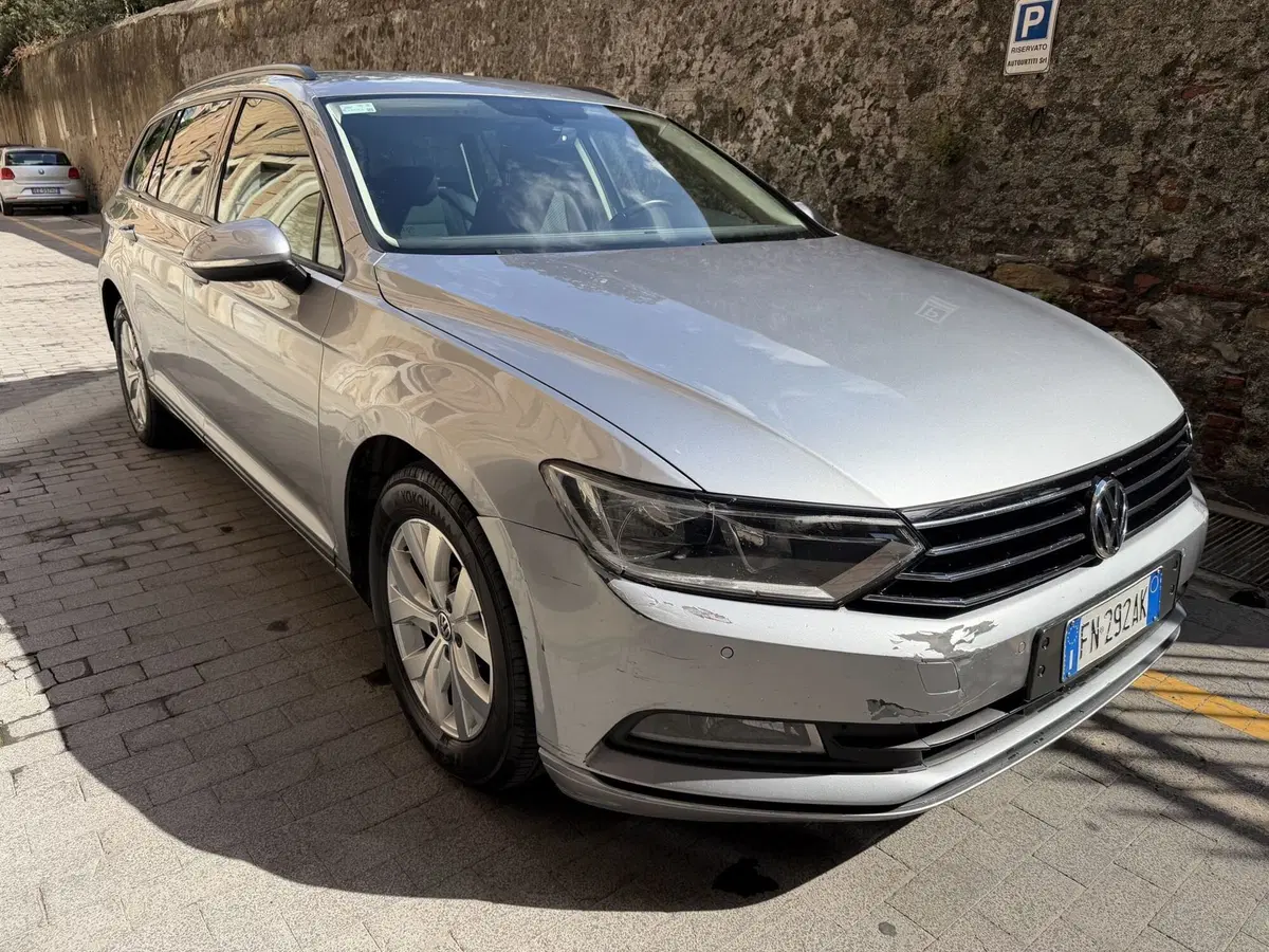 Volkswagen Passat Variant usata a Genova (5)