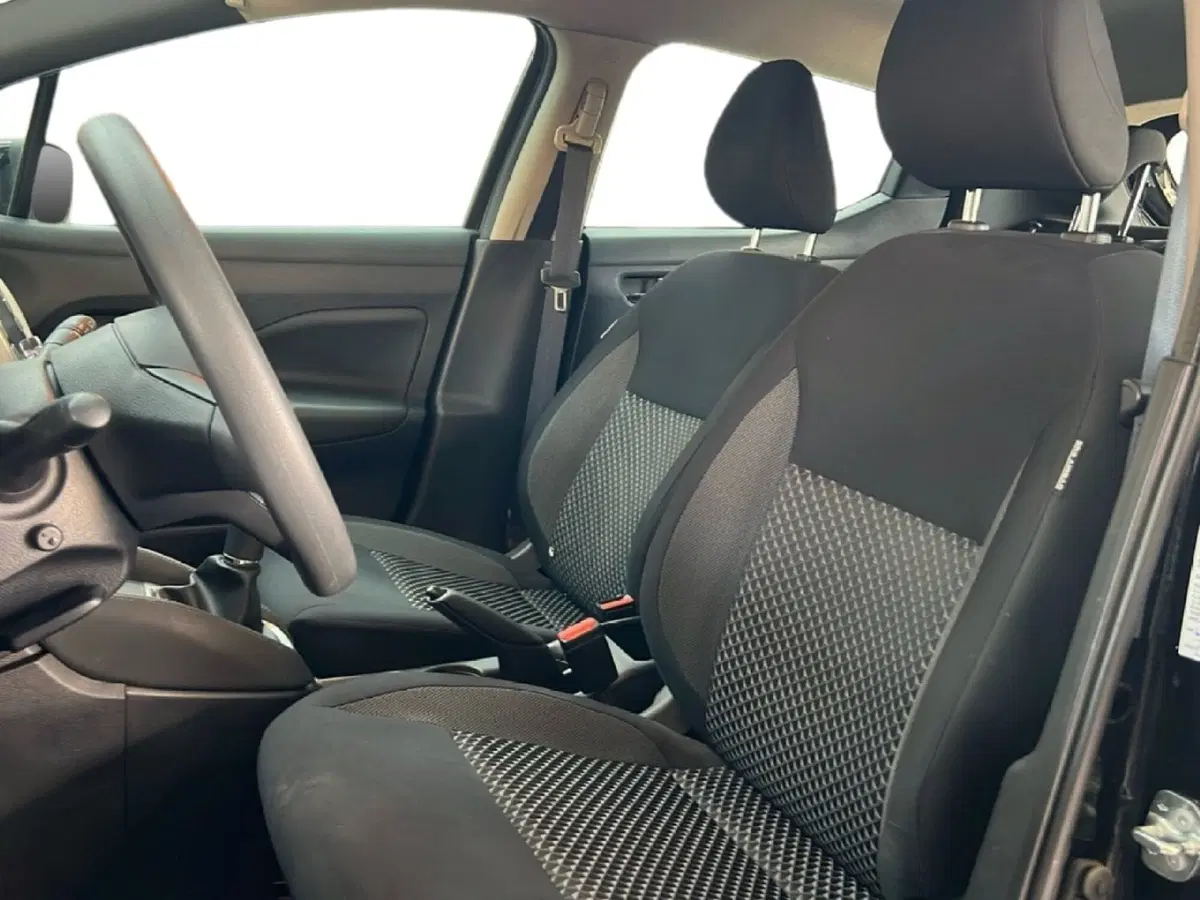 Nissan Micra usata a Roma (12)