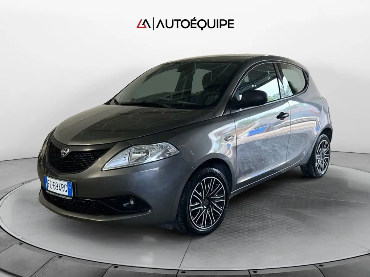 Lancia Ypsilon usata a Roma