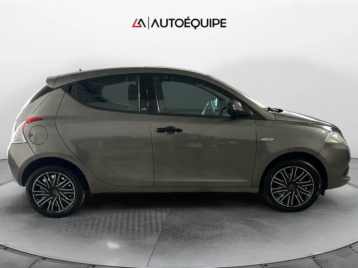 Lancia Ypsilon usata a Roma (6)