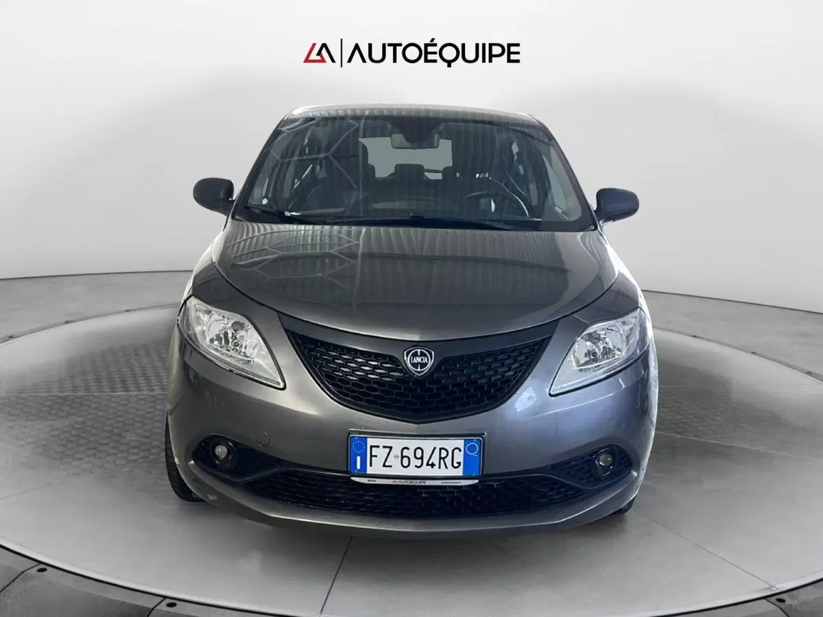 Lancia Ypsilon usata a Roma (8)