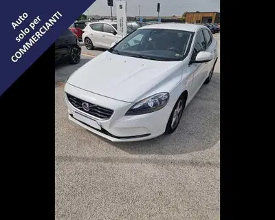 Volvo V40 D2 Kinetic del 2015 usata a Ravenna