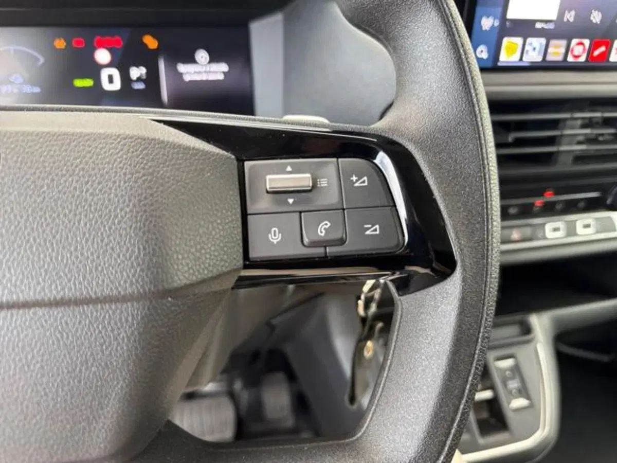 Peugeot e-Expert Furgone usata a Ancona (12)