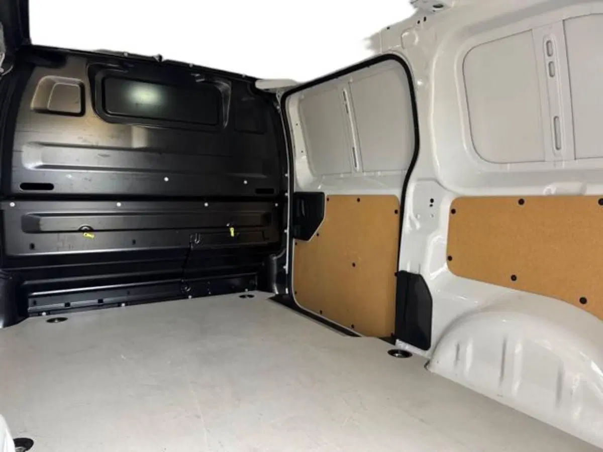 Peugeot e-Expert Furgone usata a Ancona (9)