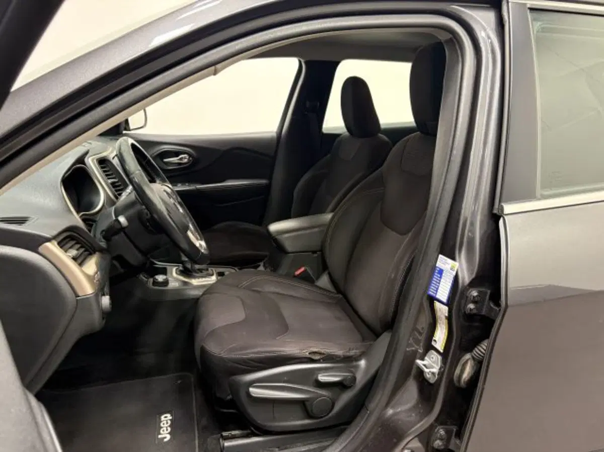 Jeep Cherokee usata a Treviso (11)