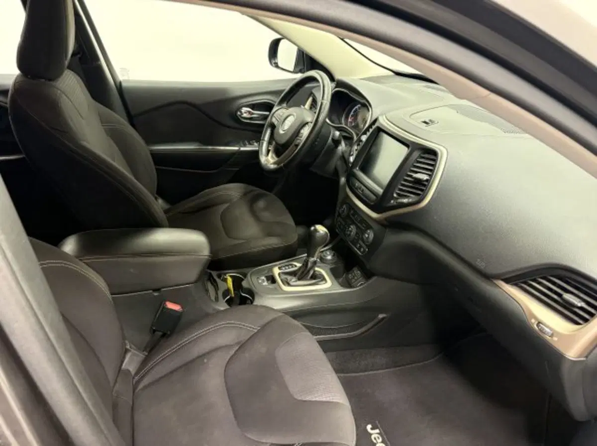 Jeep Cherokee usata a Treviso (4)
