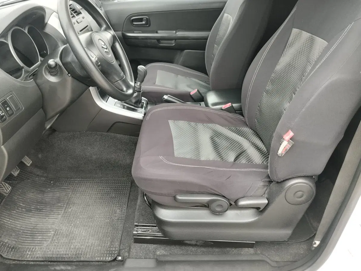 Suzuki Grand Vitara usata a Asti (17)