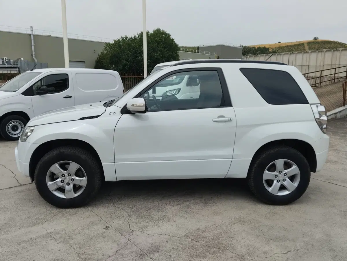 Suzuki Grand Vitara usata a Asti (6)
