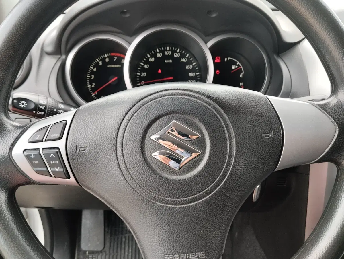 Suzuki Grand Vitara usata a Asti (7)
