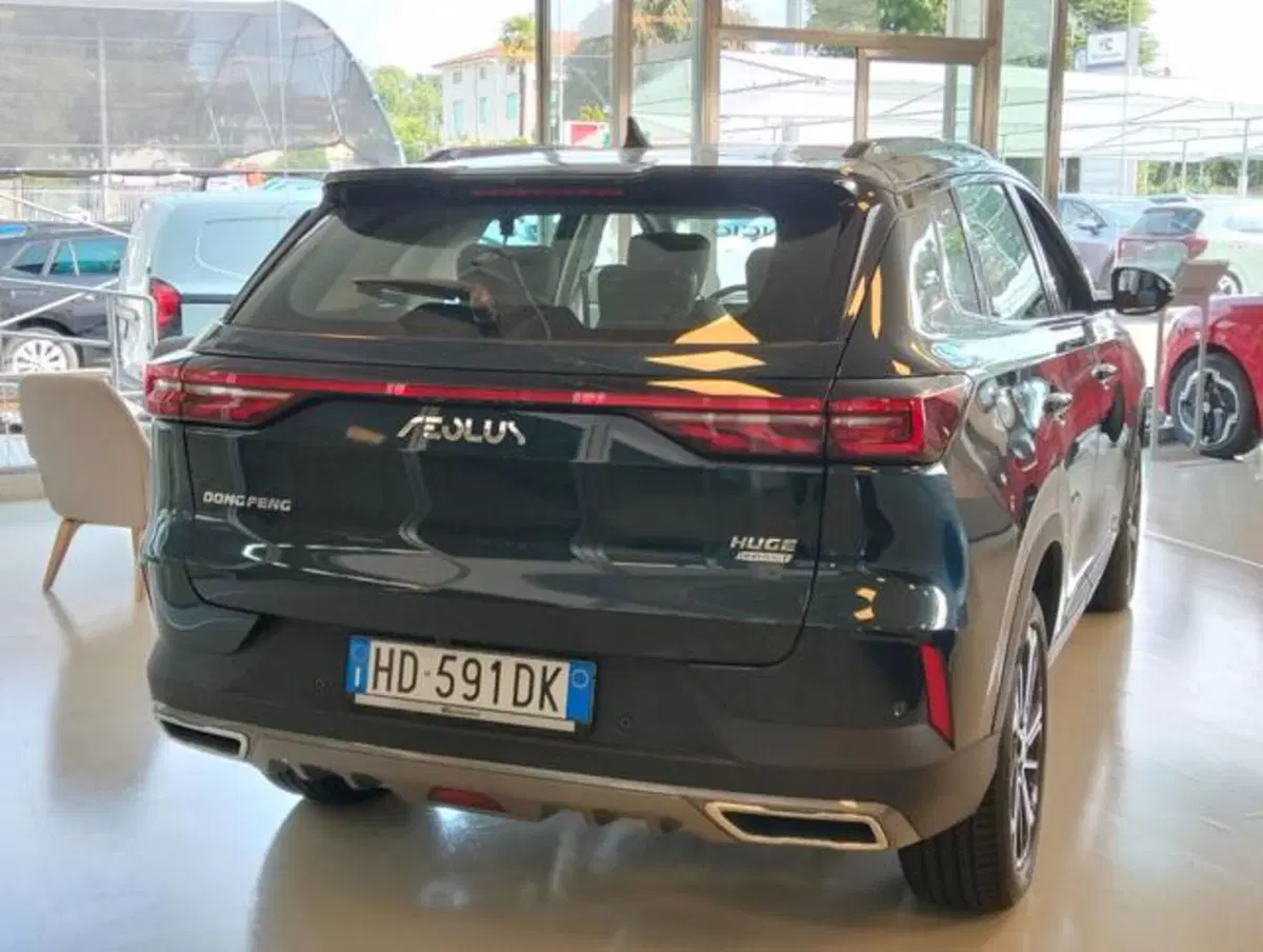 Dongfeng Huge  nuova a Como (2)