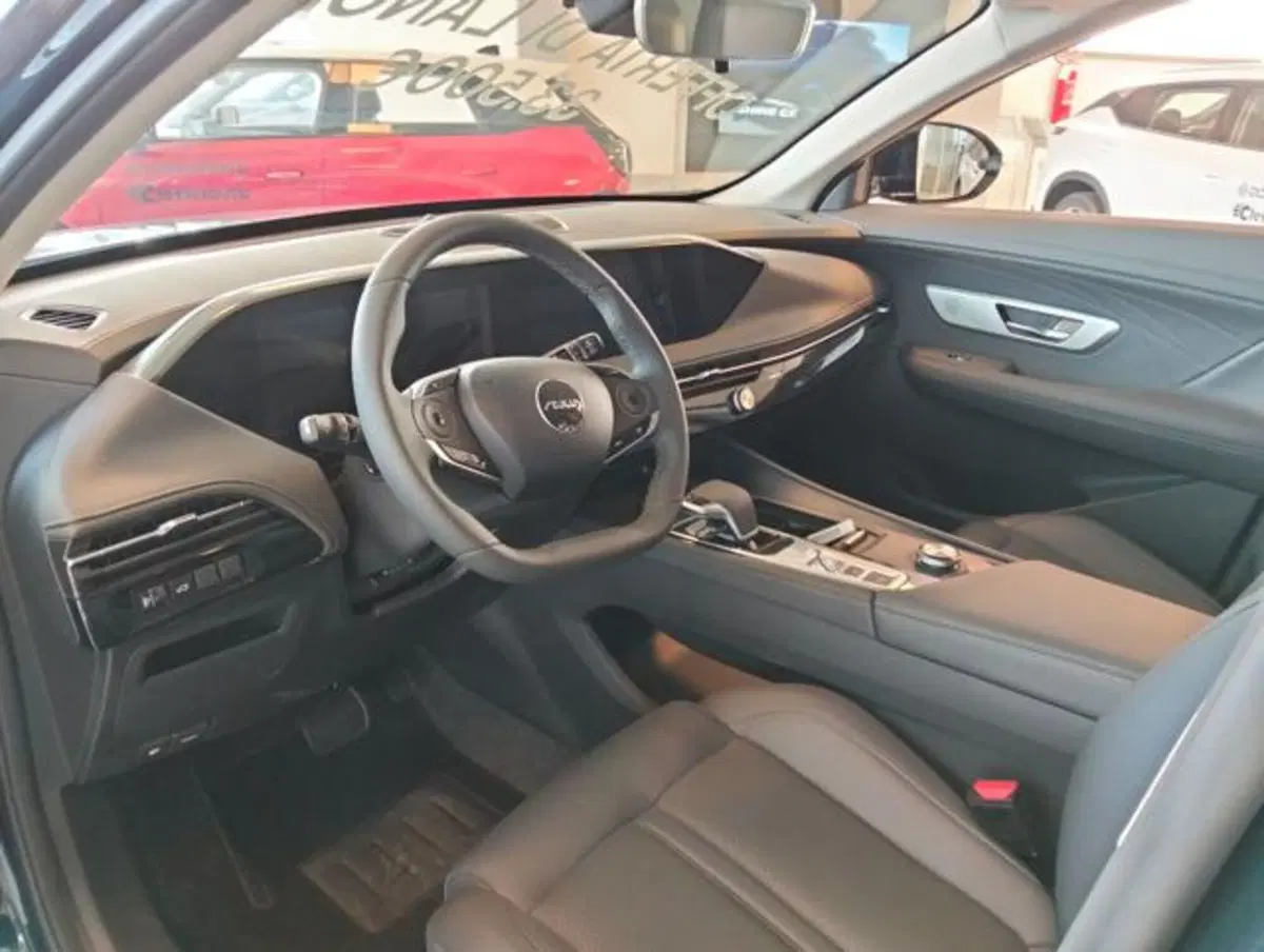 Dongfeng Huge  nuova a Como (3)