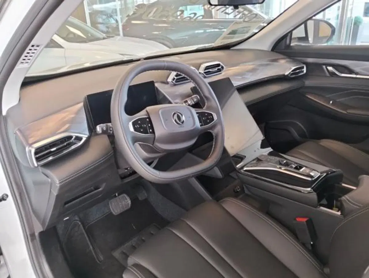 Dongfeng Mage  nuova a Como (4)