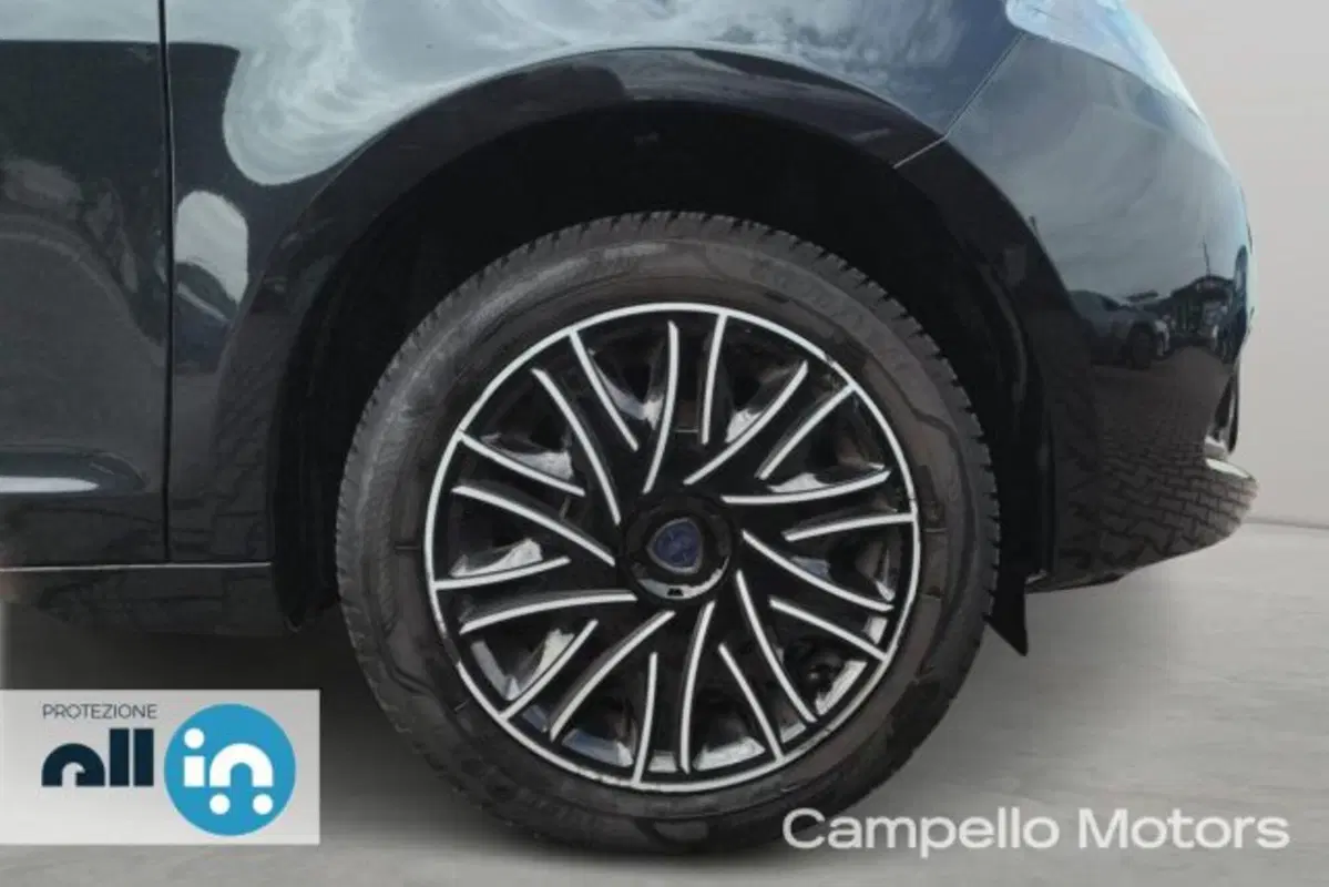 Lancia Ypsilon usata a Venezia (15)