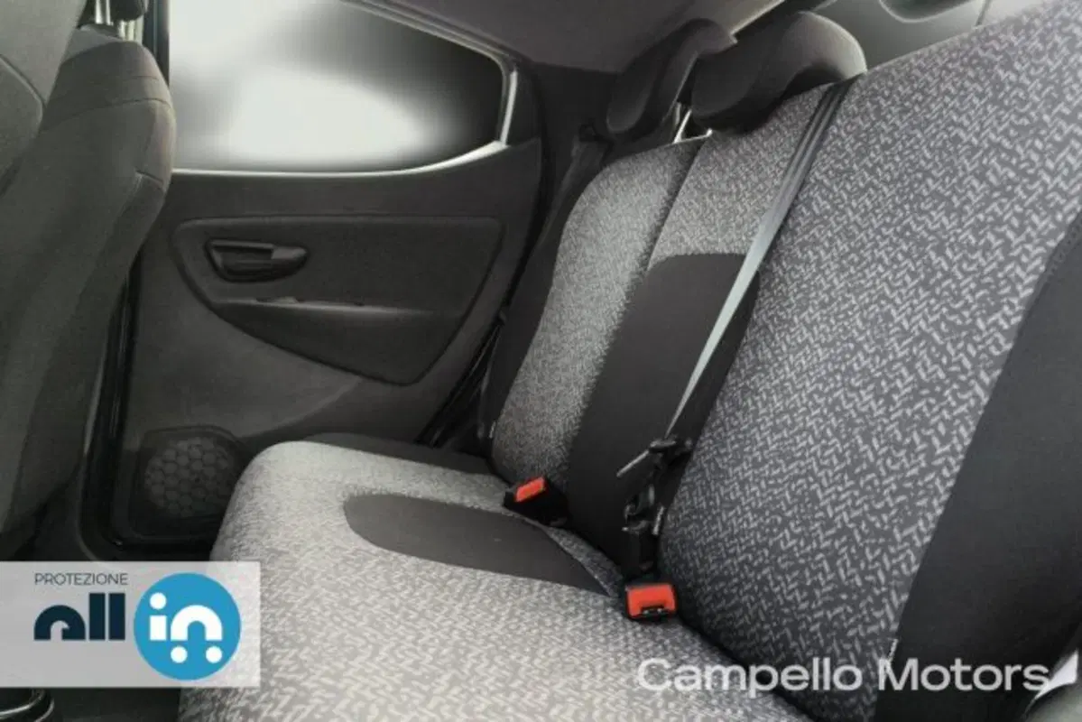 Lancia Ypsilon usata a Venezia (6)