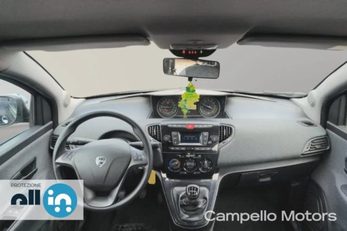 Lancia Ypsilon usata a Venezia (7)