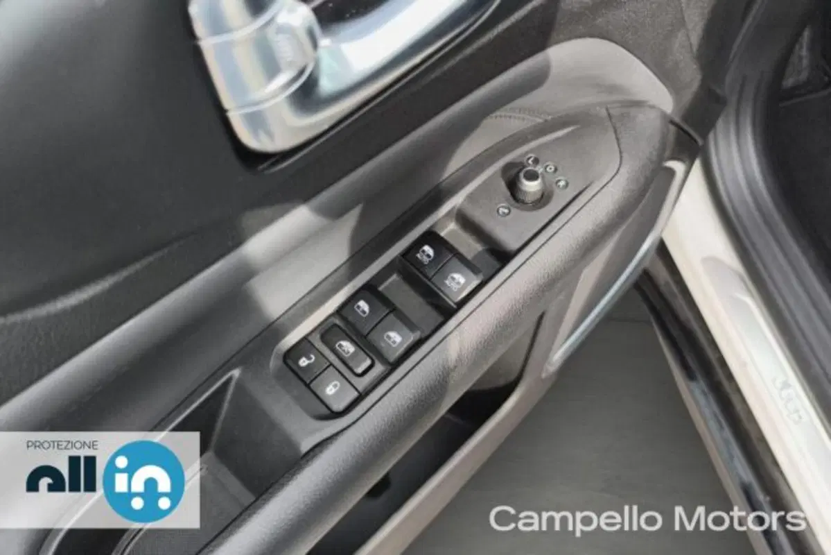 Jeep Compass usata a Venezia (17)