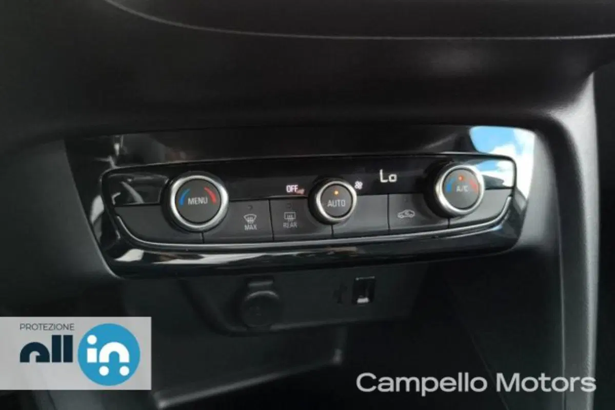 Opel Corsa usata a Venezia (12)
