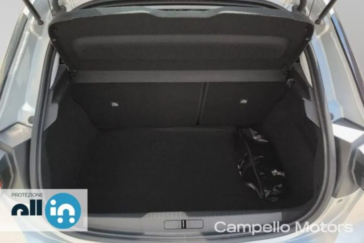 Opel Corsa usata a Venezia (17)