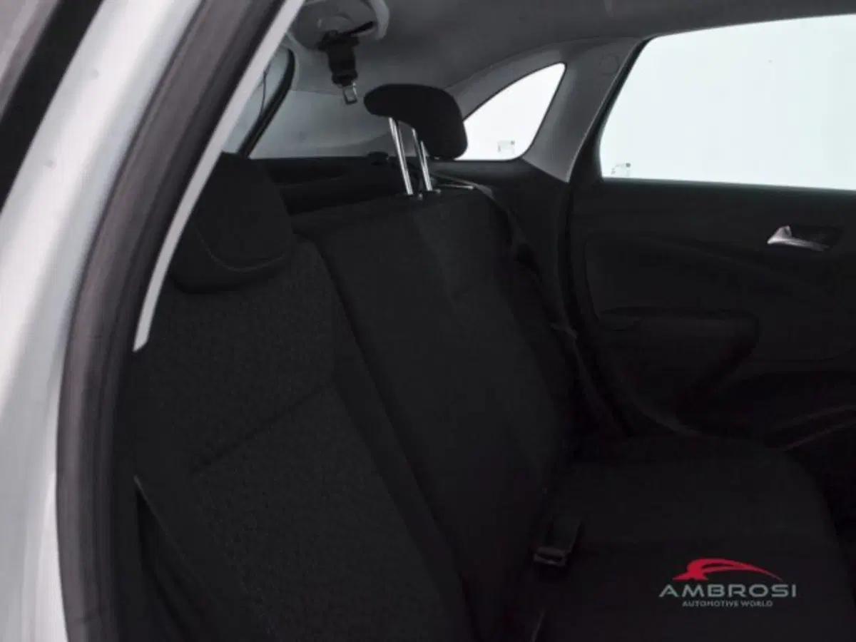 Opel Crossland X usata a Perugia (11)