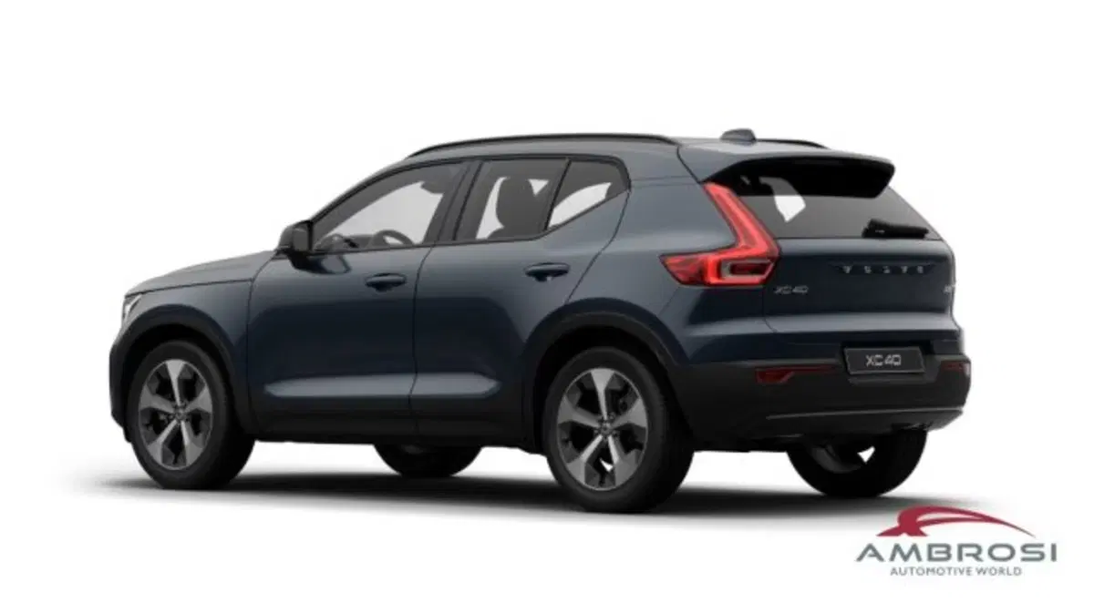 Volvo XC40 nuova a Perugia (3)