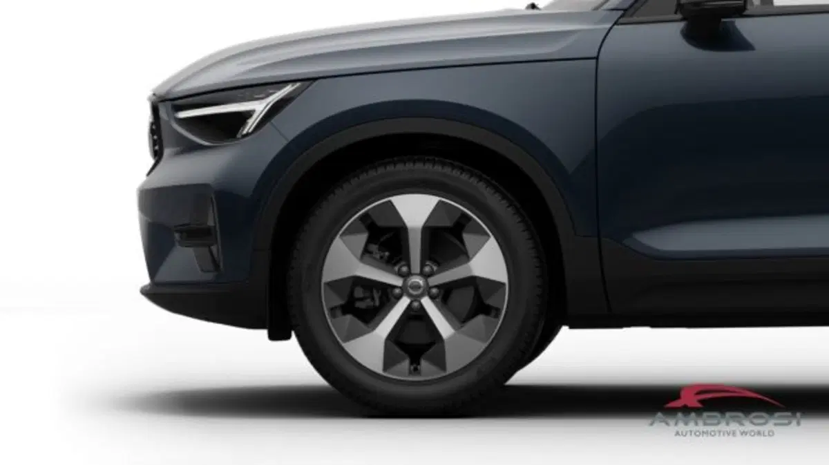 Volvo XC40 nuova a Perugia (9)