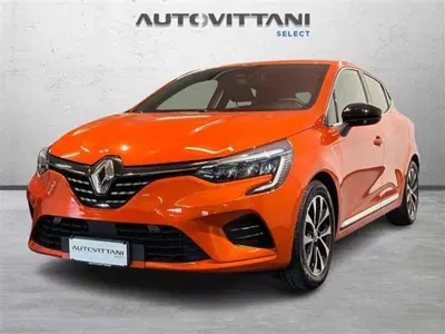 Renault Clio 1.6 full hybrid Techno 145cv del 2023 usata a Como