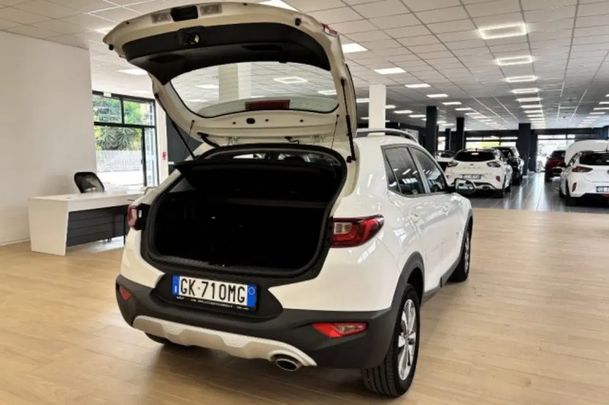 Kia Stonic usata a Latina (7)