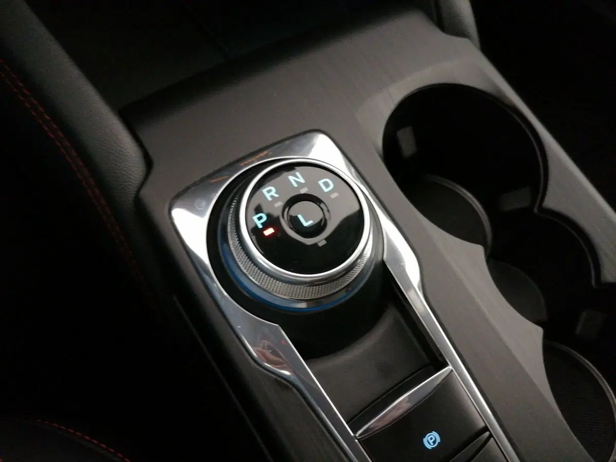 Ford Kuga usata a Roma (12)