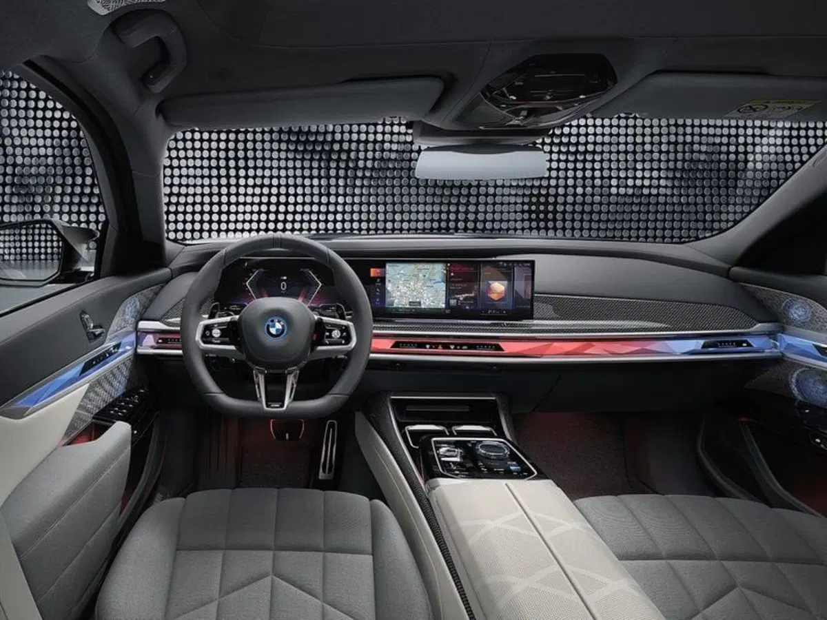 BMW Serie 7 nuova a Torino (9)