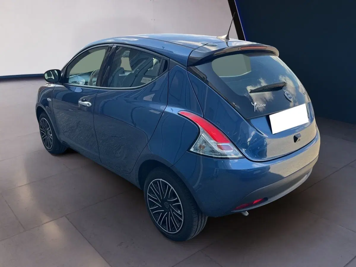 Lancia Ypsilon usata a Torino (3)