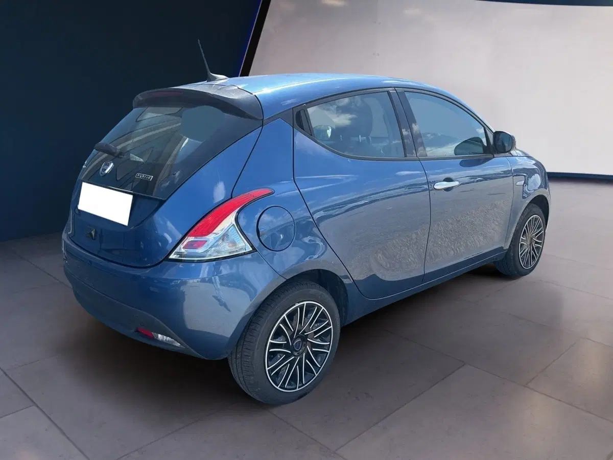 Lancia Ypsilon usata a Torino (5)