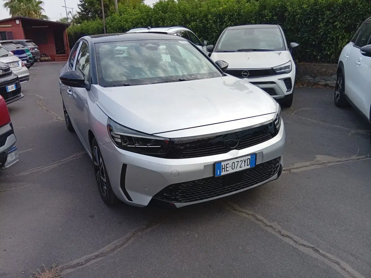 Opel Corsa nuova a Catania