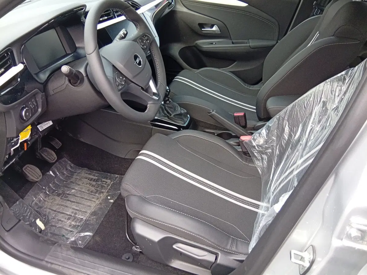 Opel Corsa nuova a Catania (12)