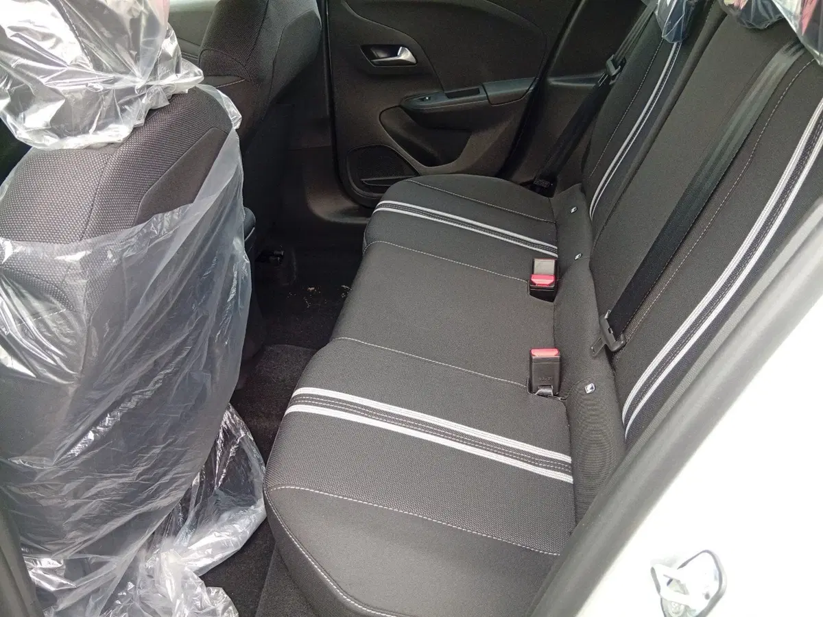 Opel Corsa nuova a Catania (13)