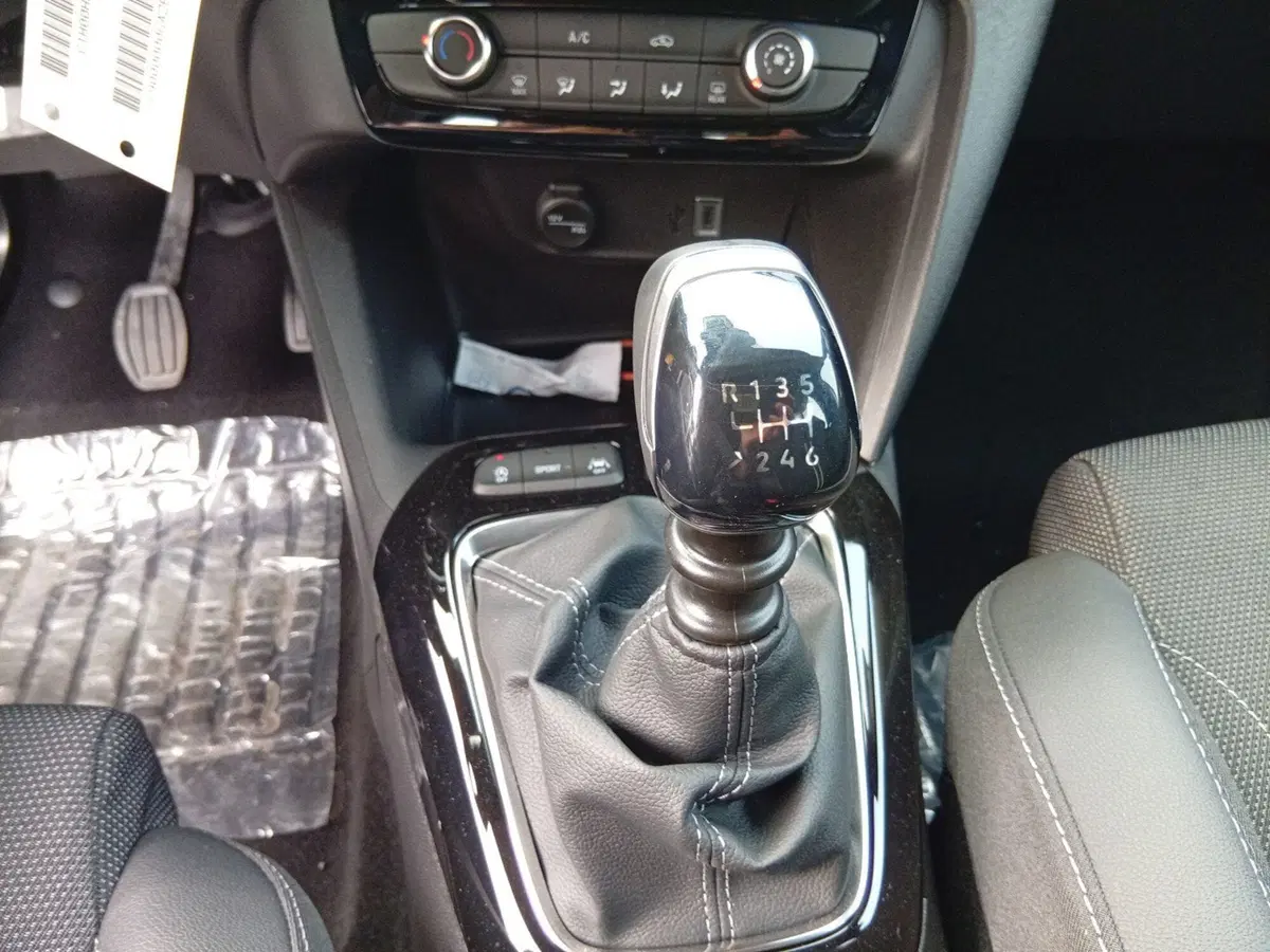 Opel Corsa nuova a Catania (19)