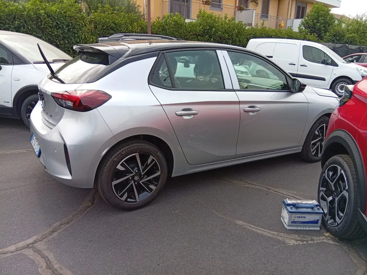 Opel Corsa nuova a Catania (2)