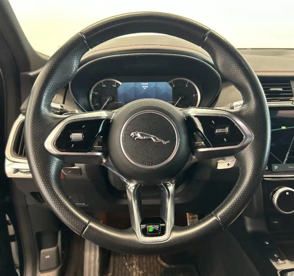 Jaguar E-Pace usata a Venezia (18)