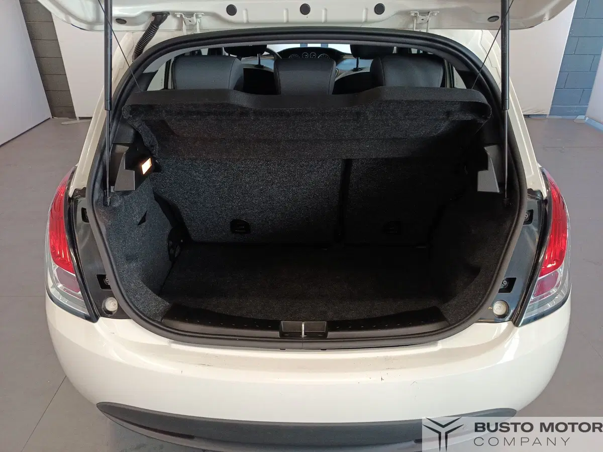 Lancia Ypsilon usata a Varese (10)