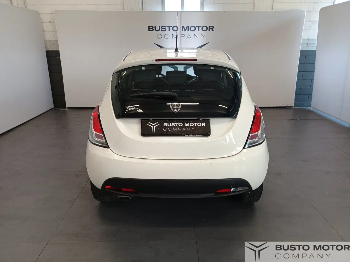 Lancia Ypsilon usata a Varese (5)