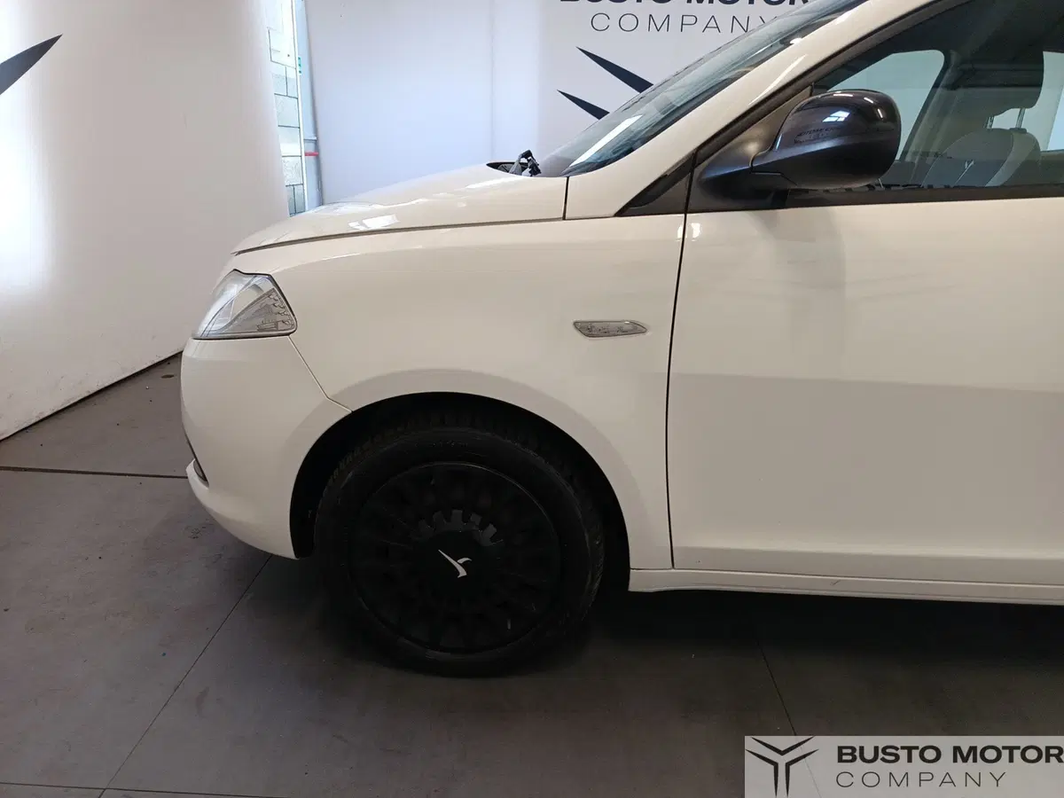 Lancia Ypsilon usata a Varese (7)