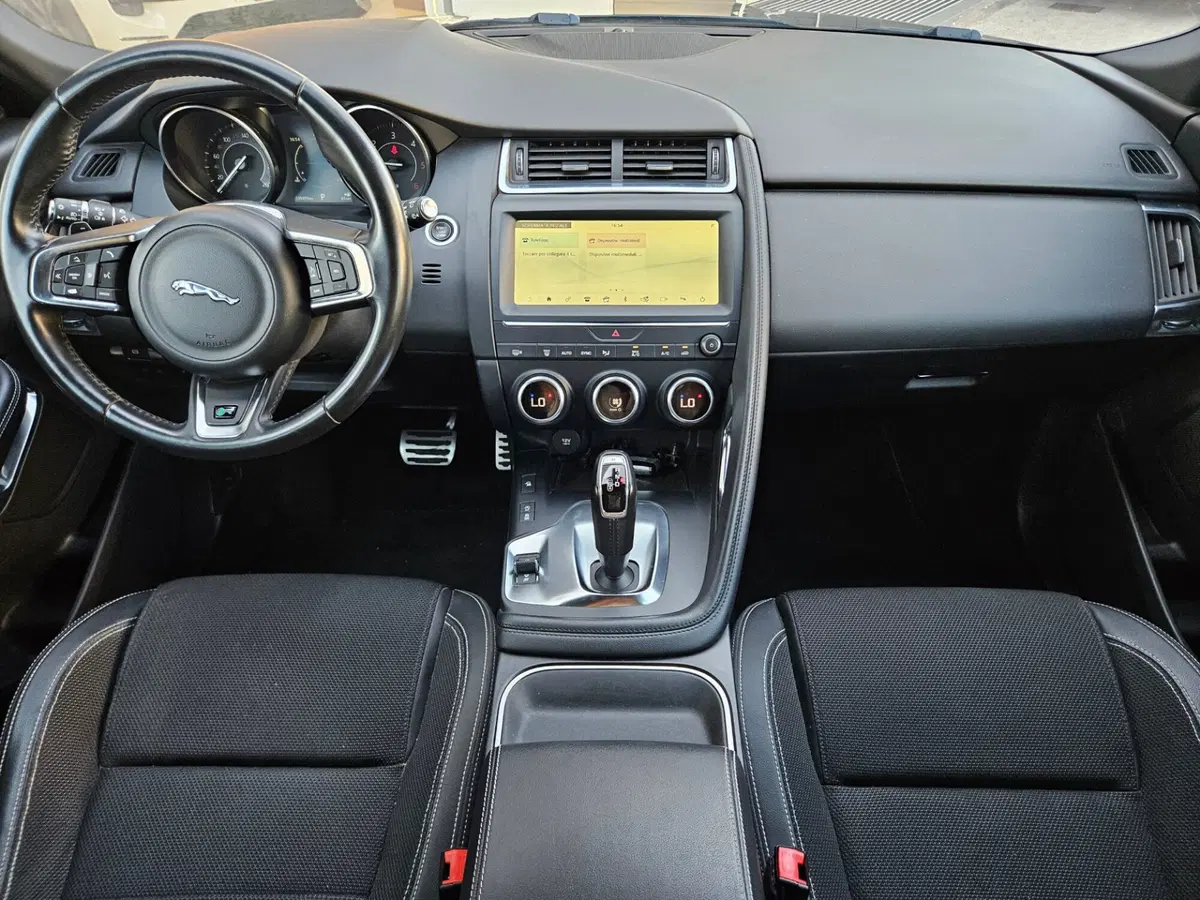 Jaguar E-Pace usata a Napoli (5)