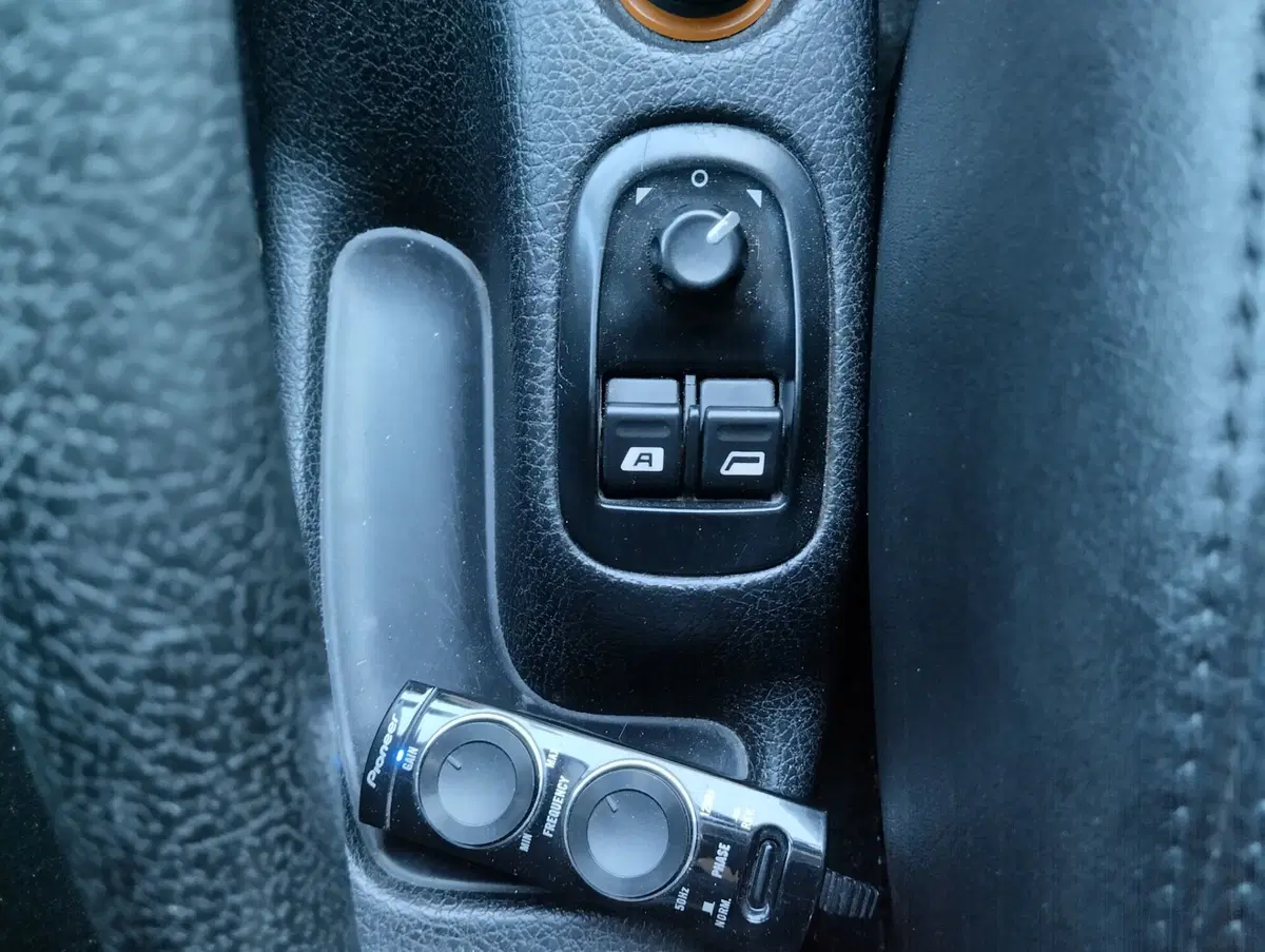 Peugeot 206 Cabrio usata a Asti (10)
