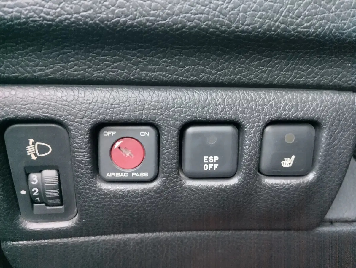 Peugeot 206 Cabrio usata a Asti (11)