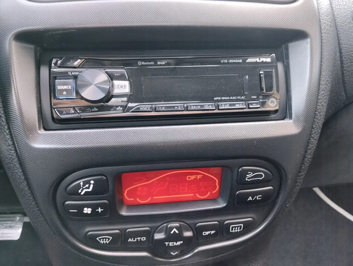 Peugeot 206 Cabrio usata a Asti (7)