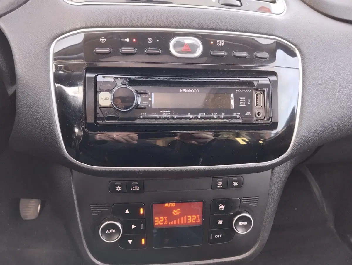 Fiat Punto usata a Asti (11)