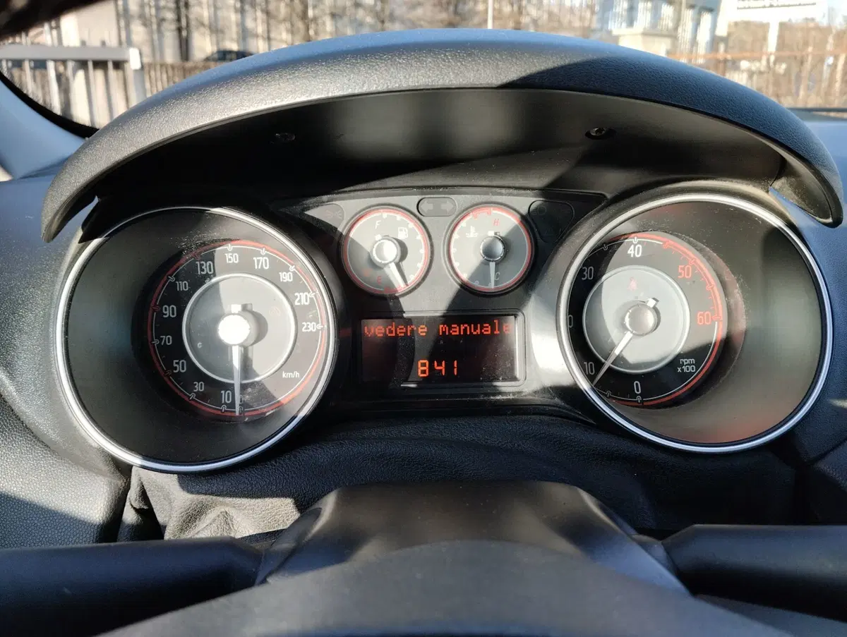 Fiat Punto usata a Asti (9)