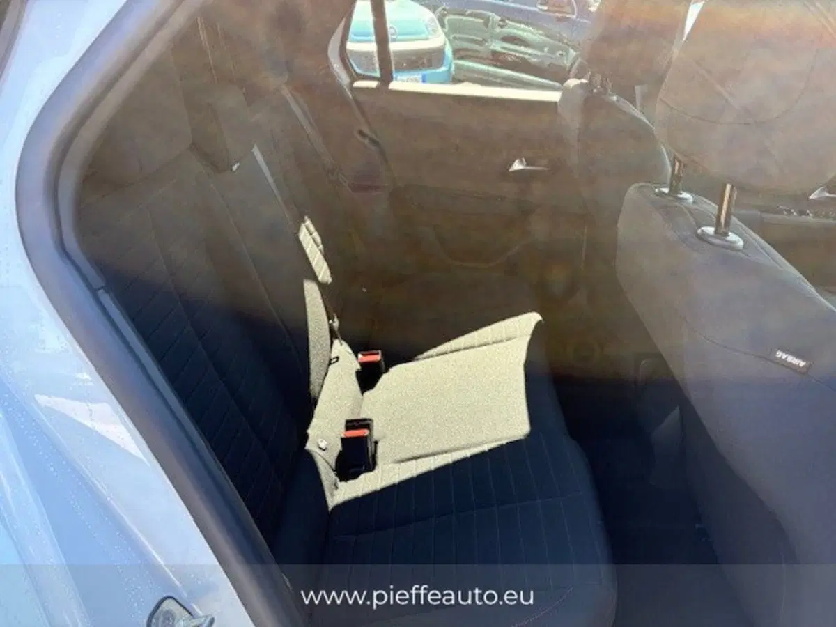Lancia Ypsilon nuova a Teramo (14)