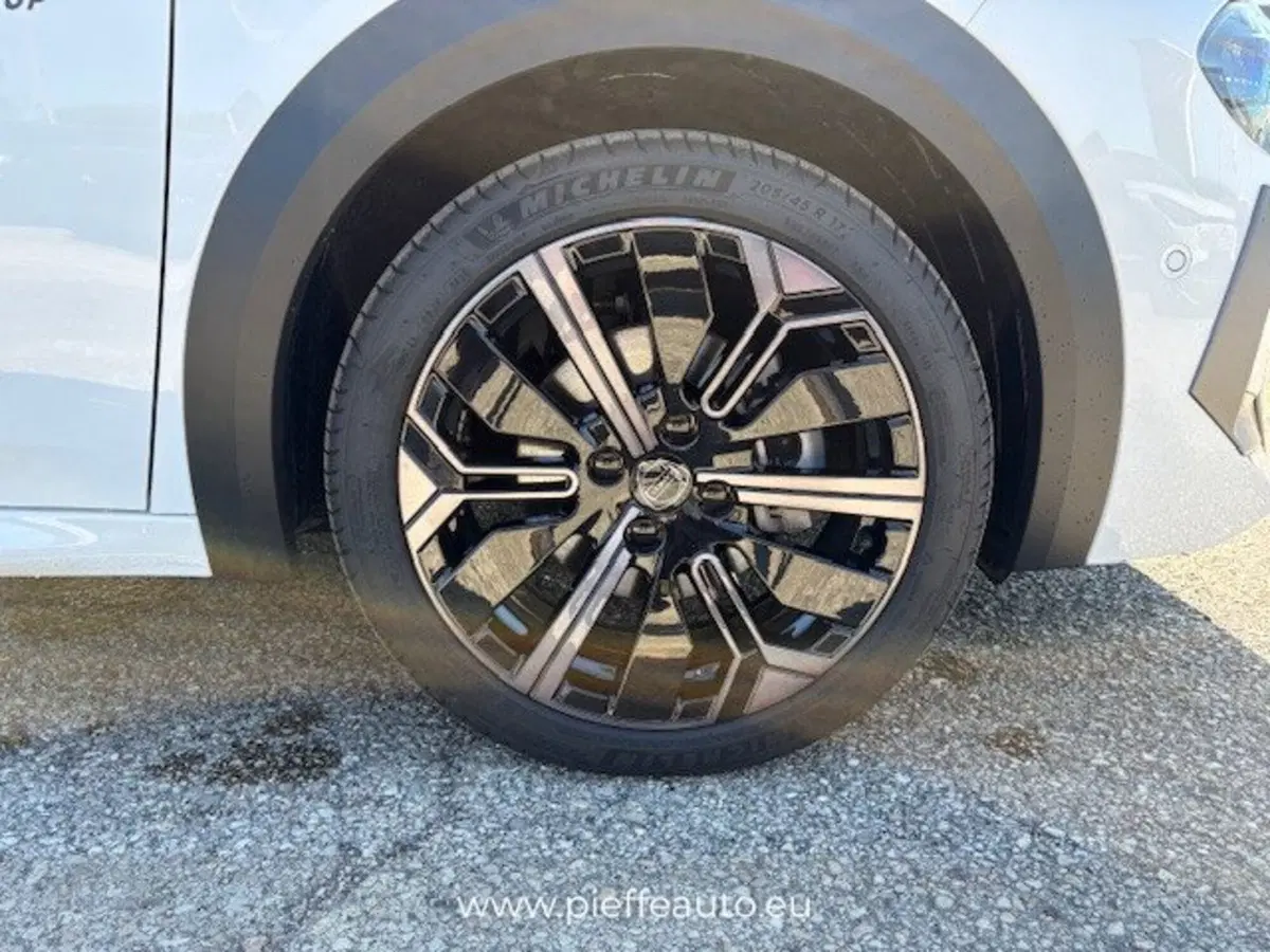 Lancia Ypsilon nuova a Teramo (9)