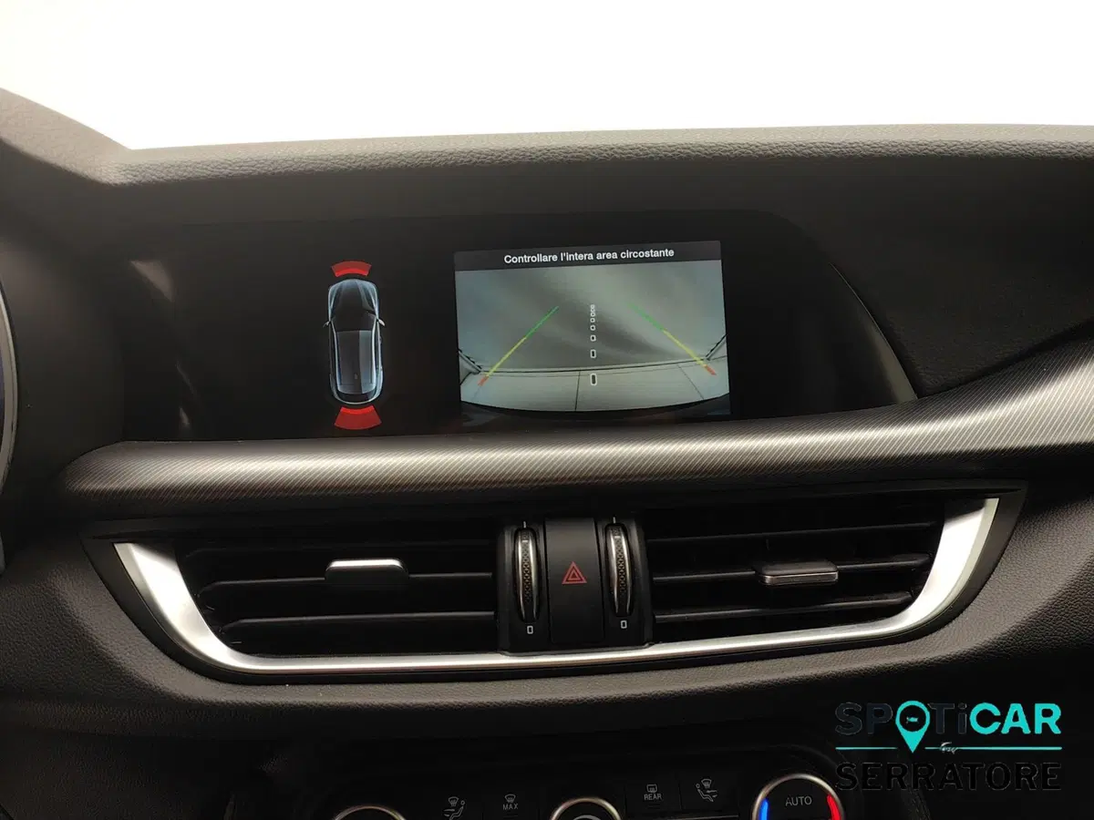 Alfa Romeo Stelvio usata a Como (10)